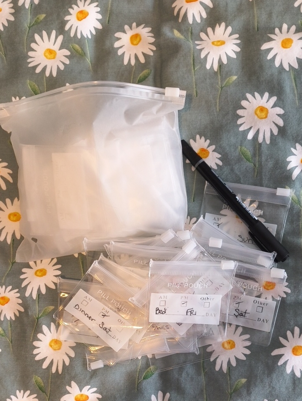 Daily Clear Pill Pouch Organizer - Set of Travel Medication Bags (Clear)